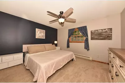 822  Kings Ridge Ct, West Bend, WI 53090 - Photo 6