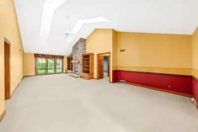 W133N8127  Danell Dr, Menomonee Falls, WI 53051 - Photo 6