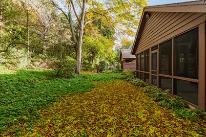 W133N8127  Danell Dr, Menomonee Falls, WI 53051 - Photo 38