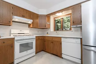 N98W18030 Bramblewood Ct, Germantown, WI 53022 - Photo 18