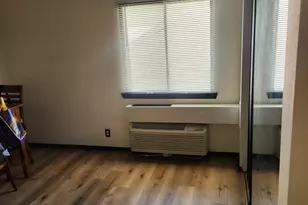 8525 N 107th St, Milwaukee, WI 53224 - Photo 10
