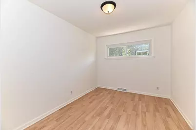 17230 W Jills Dr, New Berlin, WI 53146 - Photo 26