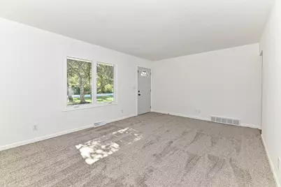 17230 W Jills Dr, New Berlin, WI 53146 - Photo 8