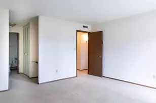 320 E Pleasant St, Oconomowoc, WI 53066 - Photo 12