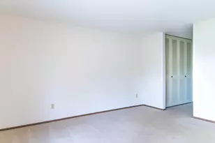 320 E Pleasant St, Oconomowoc, WI 53066 - Photo 10