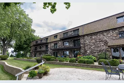 320 E Pleasant St #106, Oconomowoc, WI 53066 - Photo 2