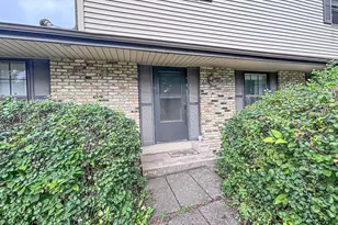 2214 Avalon Dr, Waukesha, WI 53186 - Photo 2