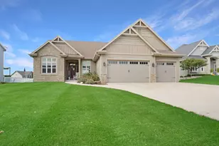 517 Spur Rd, Slinger, WI 53086 - Photo 1