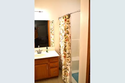 11210 W Gilbert Ave #E, Wauwatosa, WI 53226 - Photo 18