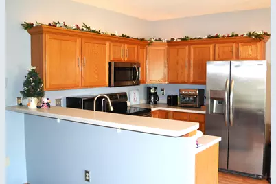 11210 W Gilbert Ave #E, Wauwatosa, WI 53226 - Photo 12
