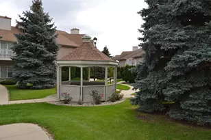 11210 W Gilbert Ave, Wauwatosa, WI 53226 - Photo 2