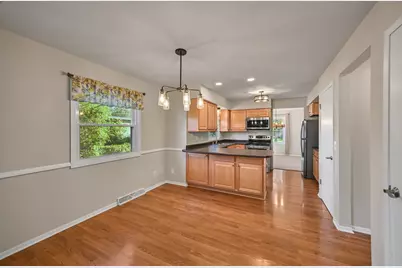 13380  Burlawn Pkwy, Brookfield, WI 53005 - Photo 16