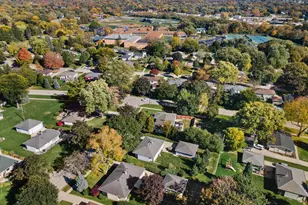 7213 Devonshire Ave, Greendale, WI 53129 - Photo 8