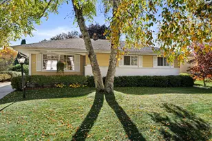 7213 Devonshire Ave, Greendale, WI 53129 - Photo 4