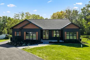 121 Glenwood Dr, Delavan, WI 53191 - Photo 2