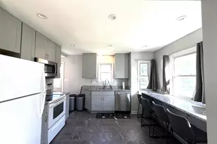 8712 W Montana Ave, West Allis, WI 53227 - Photo 6