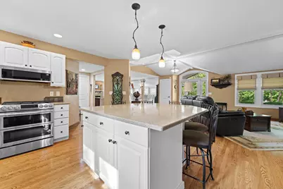 1823 W Shore Dr, Delafield, WI 53018 - Photo 6