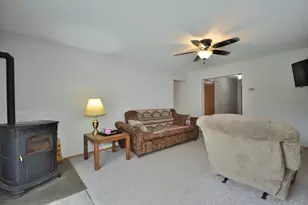 S36W27855 Robin Hill Cir, Waukesha, WI 53189 - Photo 8