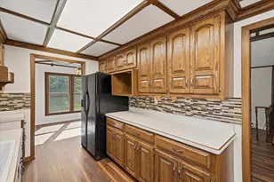 213 Rose Ln, Belgium, WI 53004 - Photo 8