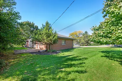 15255  Merrie Cir, Brookfield, WI 53005 - Photo 24
