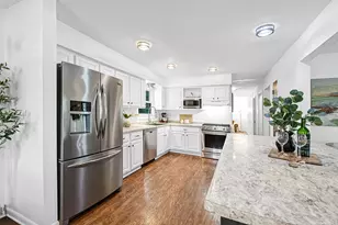 706 Wexford Way, Hartland, WI 53029 - Photo 10