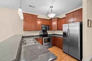 2561 W Colonial Woods Dr, Oak Creek, WI 53154 - Photo 10
