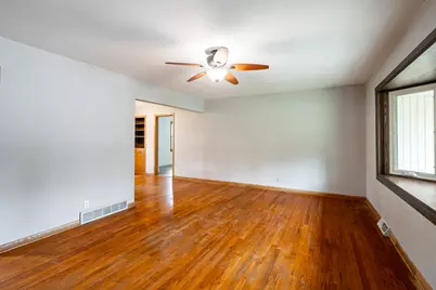 10849 W Derby Ave, Wauwatosa, WI 53225 - Photo 4