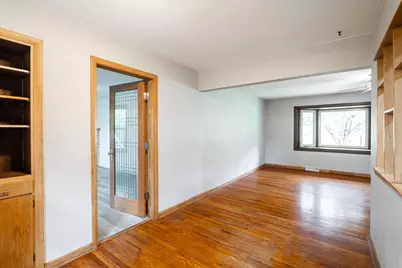 10849 W Derby Ave, Wauwatosa, WI 53225 - Photo 10