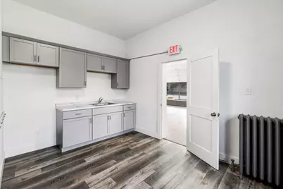 6830 W Lincoln Ave, West Allis, WI 53219 - Photo 8