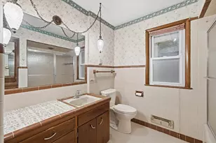 918 S 7th Ave, West Bend, WI 53095 - Photo 16