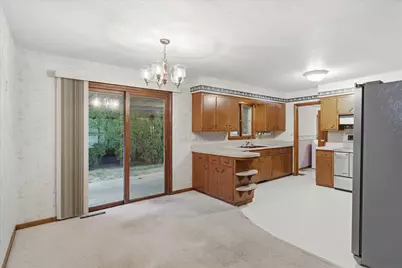918 S 7th Ave, West Bend, WI 53095 - Photo 8