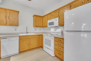 1495 Garay Ln, Port Washington, WI 53074 - Photo 12