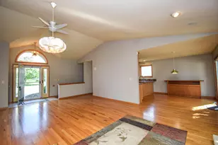 2356 Brookstone Ln, Waukesha, WI 53188 - Photo 6