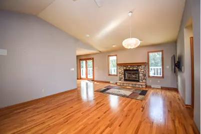 2356  Brookstone Ln, Waukesha, WI 53188 - Photo 2