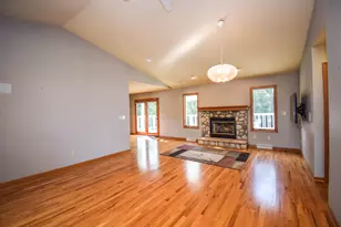 2356 Brookstone Ln, Waukesha, WI 53188 - Photo 2
