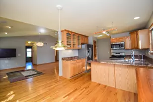 2356 Brookstone Ln, Waukesha, WI 53188 - Photo 4