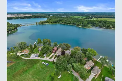 832 N Douglas Dr, Summit, WI 53066 - Photo 46
