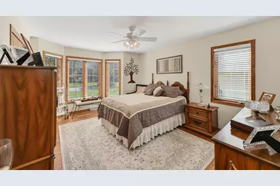 8752 W Willow Pointe Pkwy, Franklin, WI 53132 - Photo 20