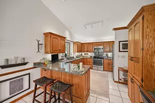 8752 W Willow Pointe Parkway, Franklin, WI 53132 - Photo 12