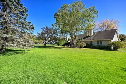 8752 W Willow Pointe Pkwy, Franklin, WI 53132 - Photo 32