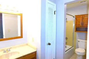 8535 W Waterford Ave, Greenfield, WI 53228 - Photo 14