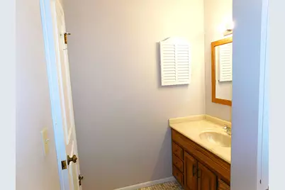 8535 W Waterford Ave #2, Greenfield, WI 53228 - Photo 16