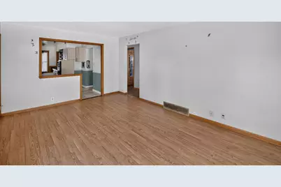3631 S 82nd St, Milwaukee, WI 53220 - Photo 4
