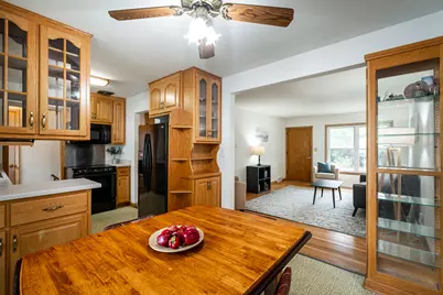 11406 W Park Hill Ave, Wauwatosa, WI 53226 - Photo 16
