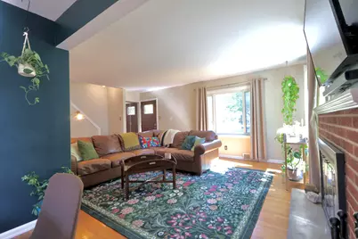 605 N 103 St, Wauwatosa, WI 53226 - Photo 8