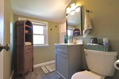 605 N 103 St, Wauwatosa, WI 53226 - Photo 14