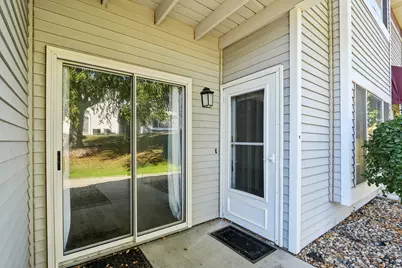 1101 S Sunnyslope Dr #9L, Racine, WI 53406 - Photo 8