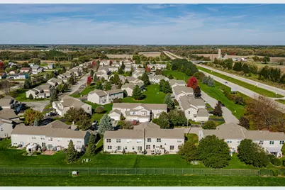1400  Hunters Ridge Dr #124, Genoa City, WI 53128 - Photo 4
