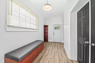 600 W Garfield Ave, Milwaukee, WI 53212 - Photo 4