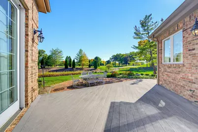 8434 S Fountain Ct, Franklin, WI 53132 - Photo 26